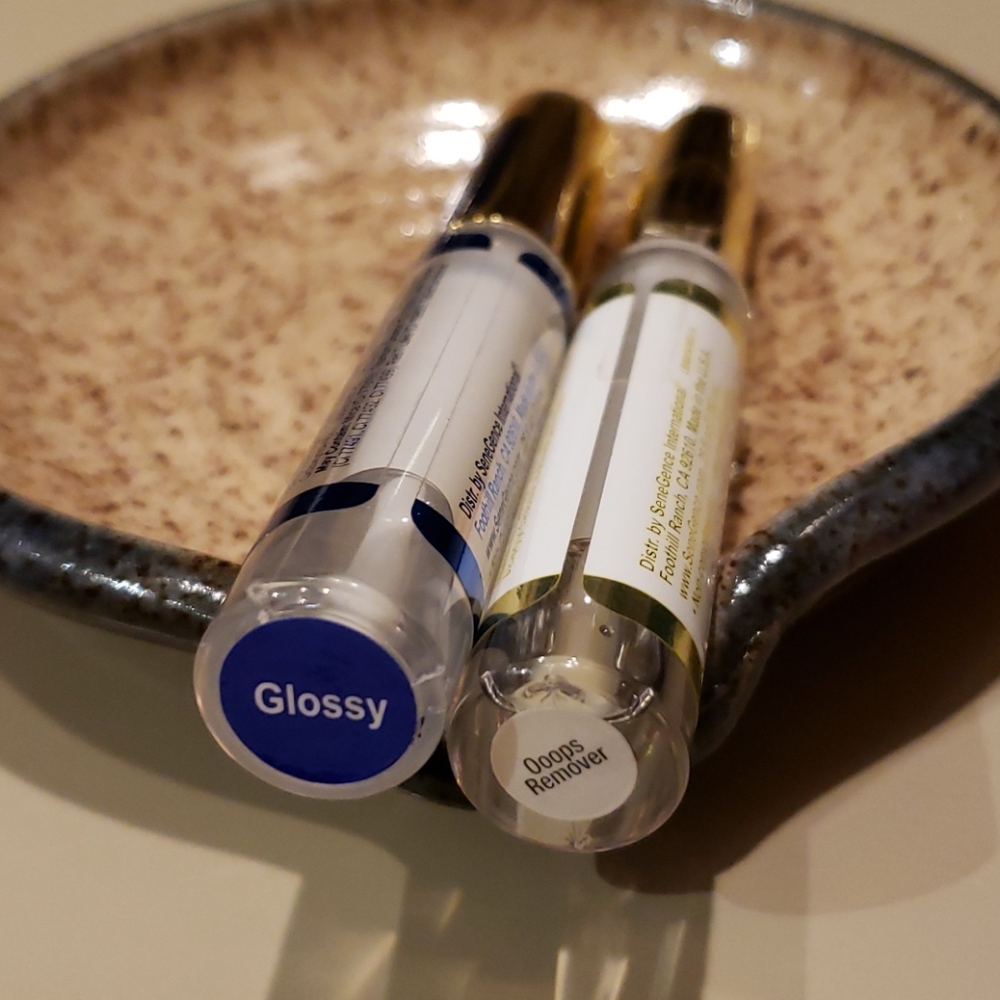 Lipsense lip gloss and remover